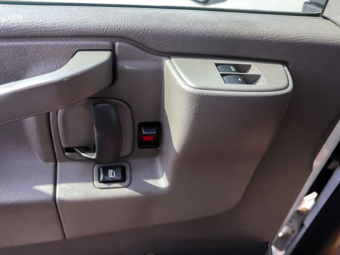 Used 2022 Chevrolet Express 3500 w/ Power Convenience Package RWD image 19