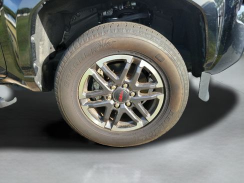 Certified 2024 Toyota Tacoma TRD Sport w/ TRD Sport Upgrade Package AWD/4WD image 15