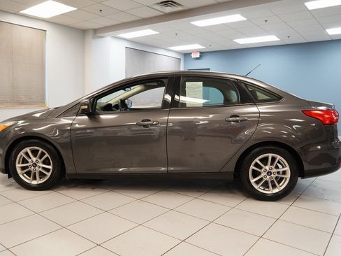 Used 2016 Ford Focus SE w/ SE Cold Weather Package image 2