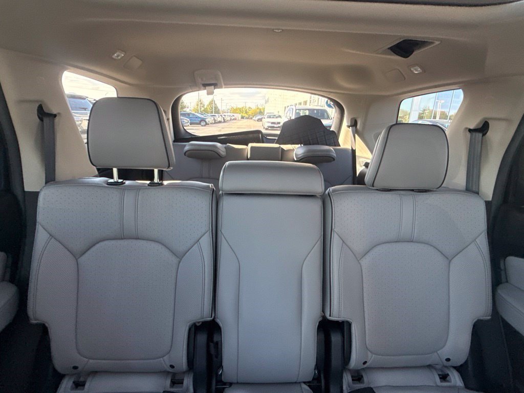 Certified 2025 Honda Pilot Elite image 21
