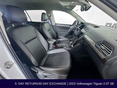 Used 2023 Volkswagen Tiguan SE AWD/4WD image 31