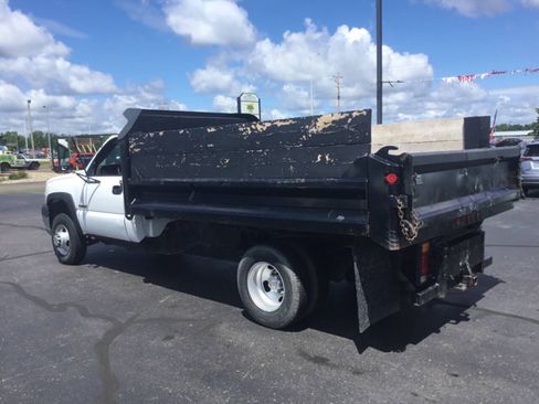 Used 2005 Chevrolet Silverado 3500 2WD Regular Cab image 3