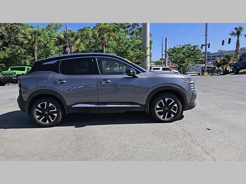Used 2025 Nissan Kicks SR AWD/4WD image 35