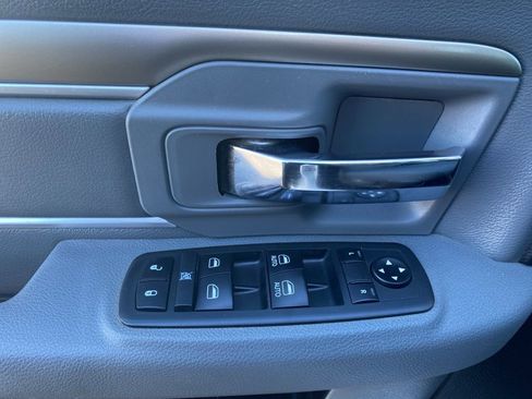 Used 2018 RAM 2500 SLT image 10