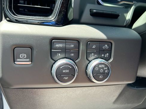 Used 2024 GMC Sierra 1500 AT4X AWD/4WD image 21