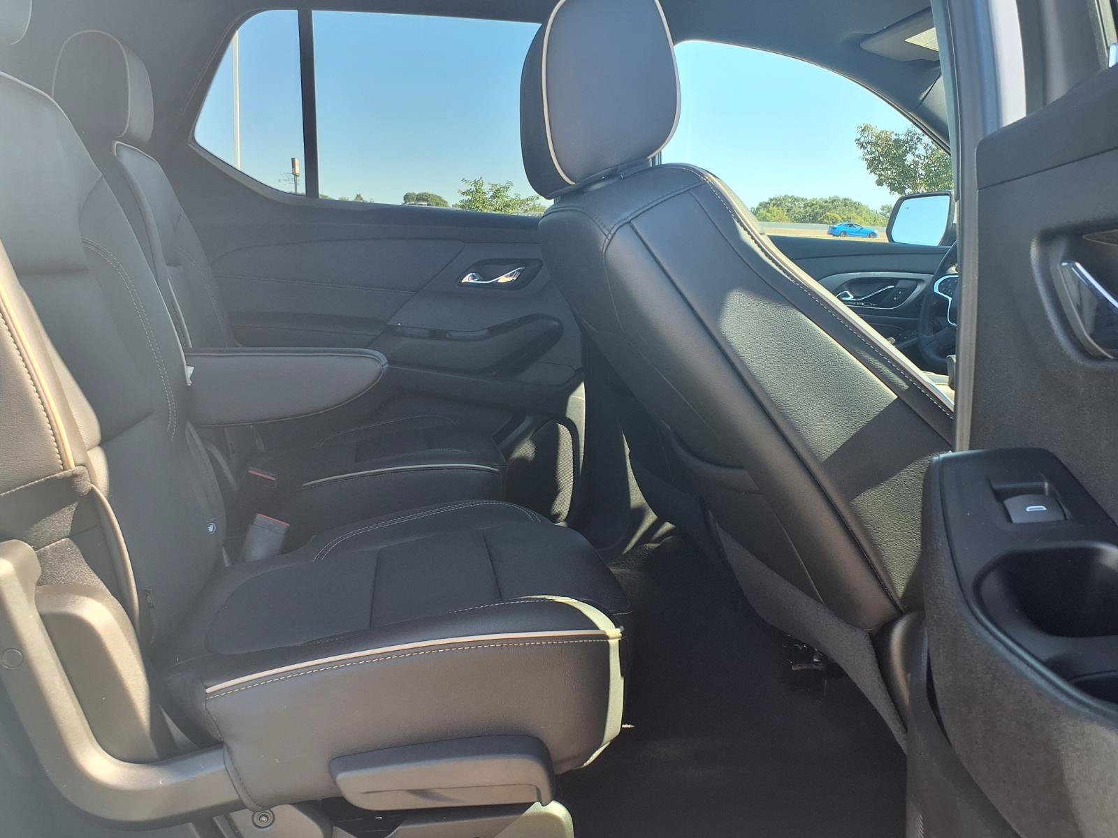 Used 2023 Chevrolet Traverse Premier FWD image 13