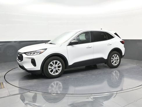 Used 2023 Ford Escape Active FWD image 4