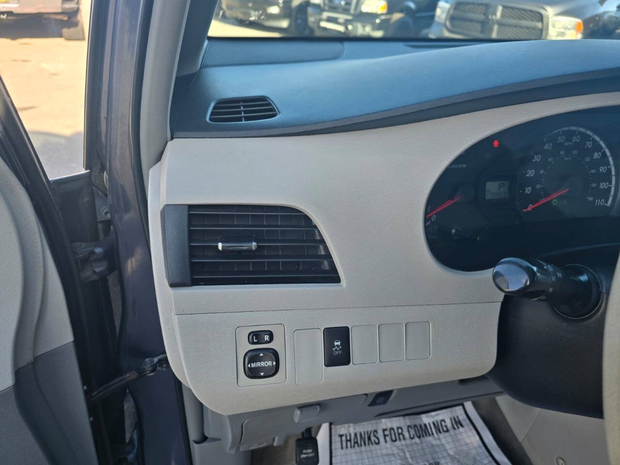 Used 2014 Toyota Sienna LE FWD image 27