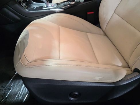 Used 2017 INFINITI QX30 Premium w/ Navigation Package image 24