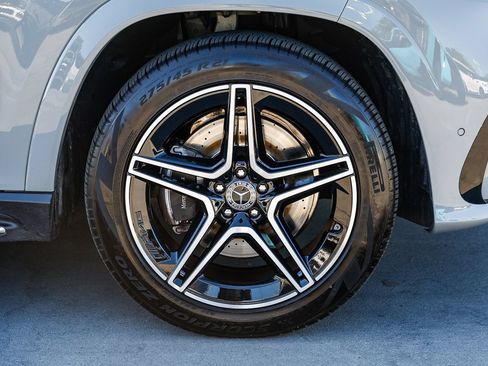 Certified 2024 Mercedes-Benz GLS 450 4MATIC image 9