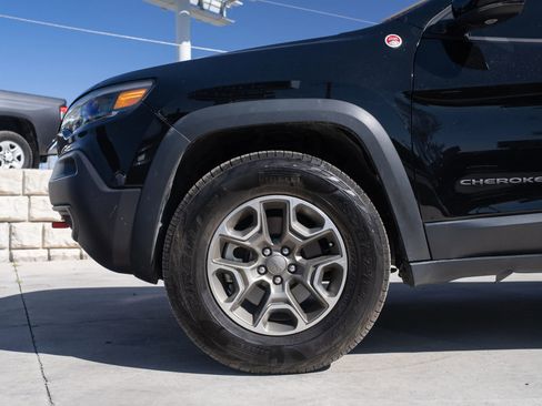 Used 2022 Jeep Cherokee Trailhawk w/ Trailer Tow Group AWD/4WD image 4