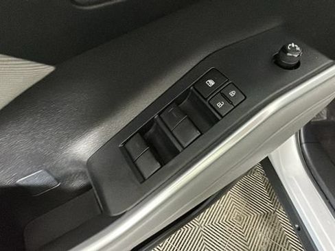 Used 2023 Toyota Highlander L FWD image 10