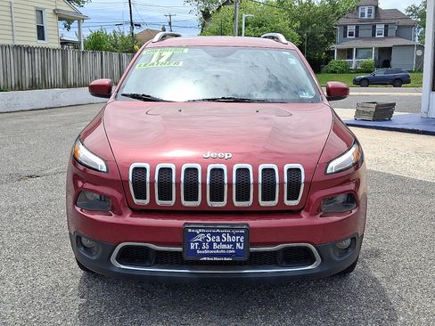 Used 2017 Jeep Cherokee Limited AWD/4WD image 2