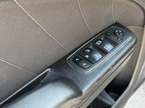 Used 2022 Dodge Charger SXT w/ Driver Convenience Group RWD image 10