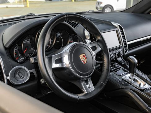 Used 2014 Porsche Cayenne image 15
