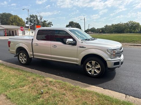 Used 2018 Ford F150 Platinum w/ Equipment Group 701A Luxury AWD/4WD image 7