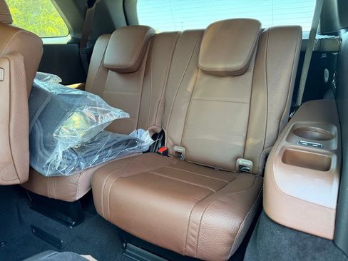 New 2026 Mercedes-Benz GLS 580 4MATIC image 30