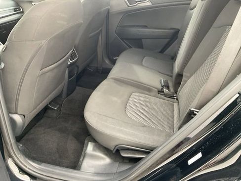 Used 2025 Kia Sportage LX FWD image 17