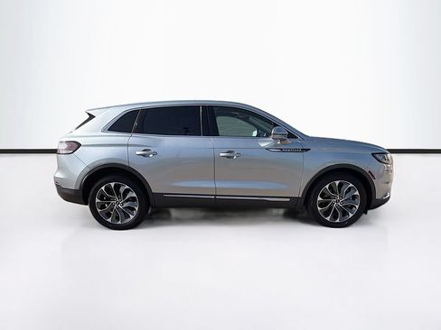 Used 2022 Lincoln Nautilus Reserve w/ Luxury Package AWD/4WD image 4
