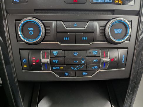 Used 2017 Ford Explorer XLT w/ Equipment Group 202A image 20