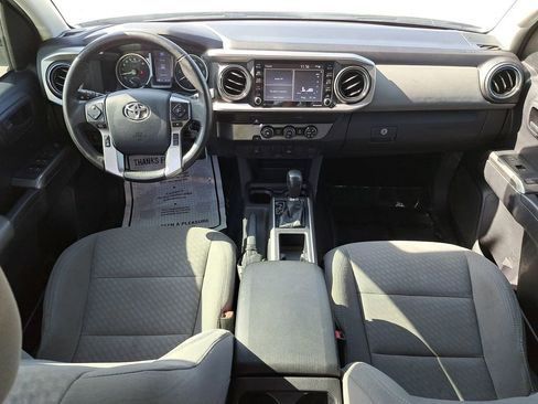 Used 2020 Toyota Tacoma SR5 image 9