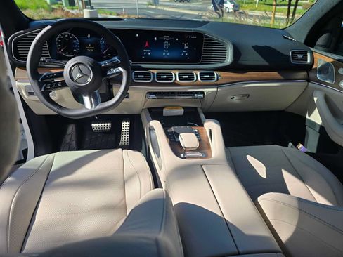 Used 2026 Mercedes-Benz GLS 580 4MATIC image 24