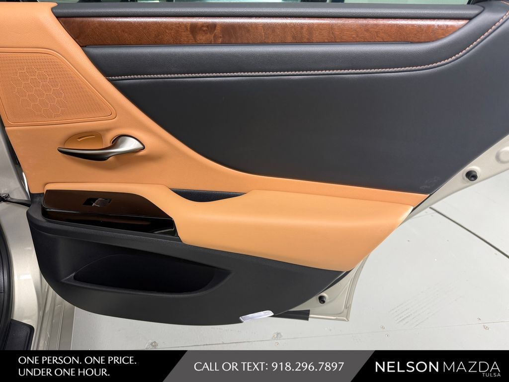 Used 2024 Lexus ES 350 w/ Premium Package FWD image 37
