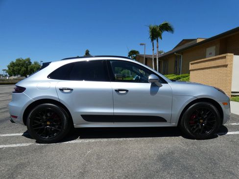 Used 2017 Porsche Macan GTS image 6