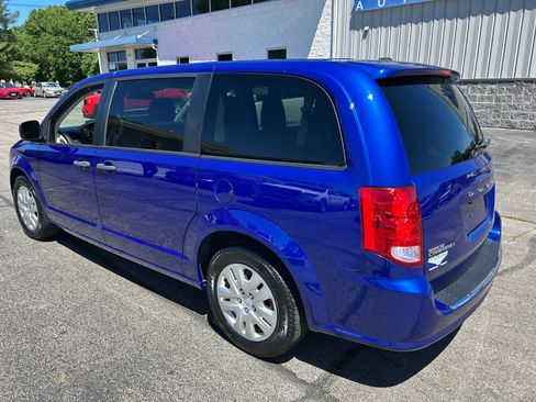 Used 2019 Dodge Grand Caravan SE w/ UConnect Hands-Free Group FWD image 5