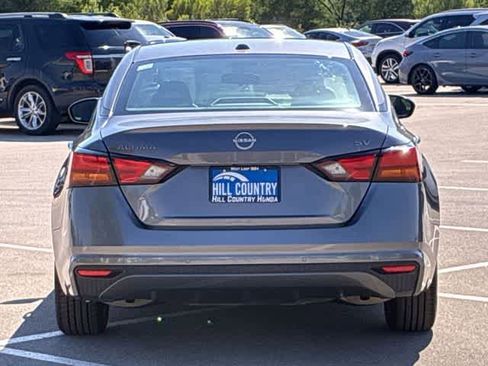 Used 2024 Nissan Altima 2.5 SV FWD image 5
