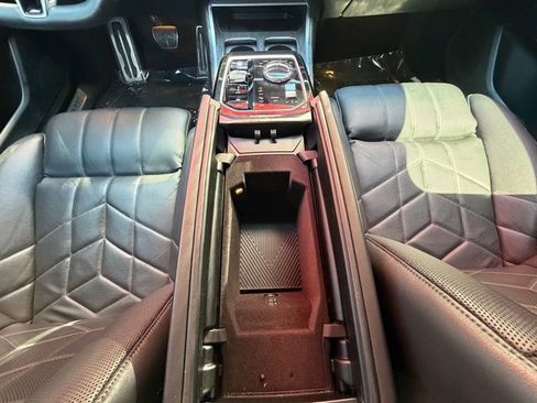 Used 2024 BMW 740i xDrive w/ Executive Package AWD/4WD image 28