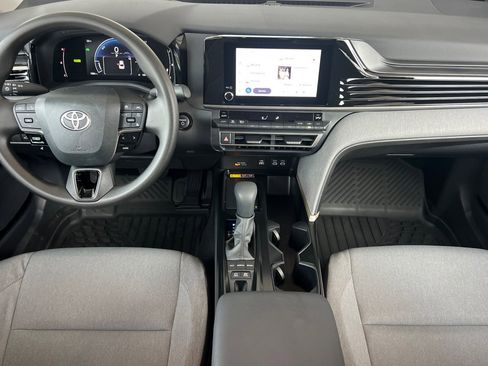 Used 2026 Toyota Camry LE image 4