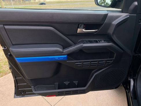 Used 2025 Toyota Tacoma TRD Off-Road image 26