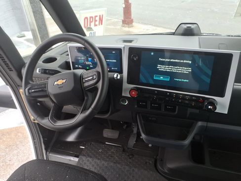 New 2025 Chevrolet Brightdrop 400 image 7