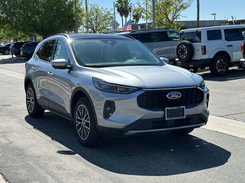 Used 2024 Ford Escape SE w/ PHEV Premium Package FWD image 10