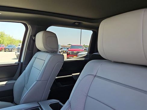 Used 2026 Toyota Tundra Limited AWD/4WD image 11