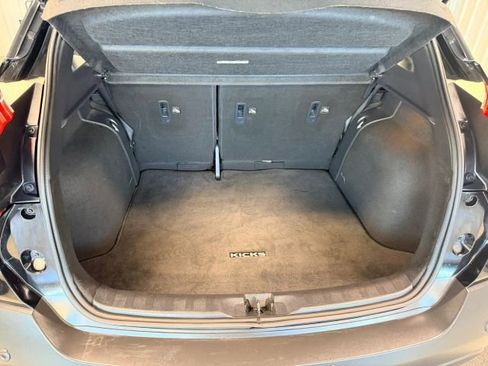 Used 2020 Nissan Kicks SV FWD image 13