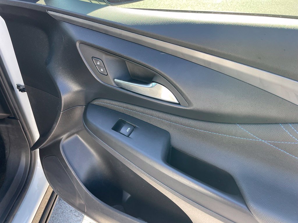 Used 2025 Buick Envista Sport Touring w/ Convenience I Package FWD image 30