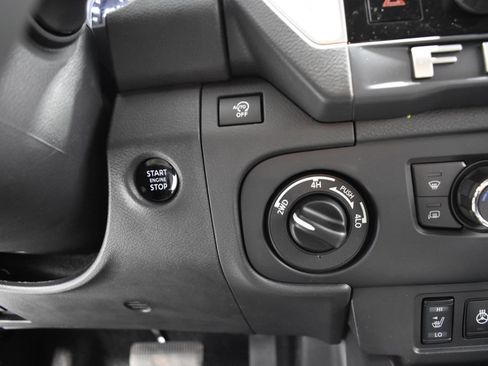 New 2026 Nissan Frontier SV image 25