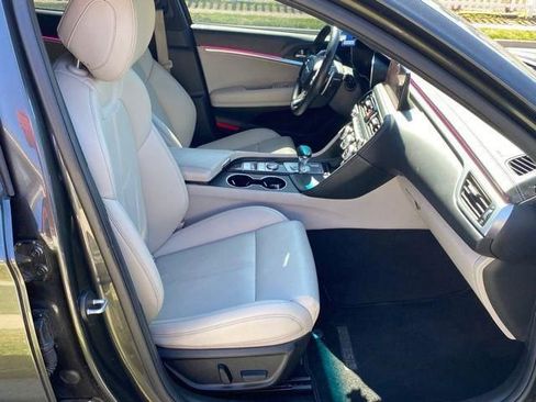 Used 2023 Genesis G70 2.0T AWD/4WD image 22