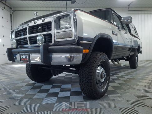 Used 1993 Dodge D/W Truck 250 AWD/4WD image 46