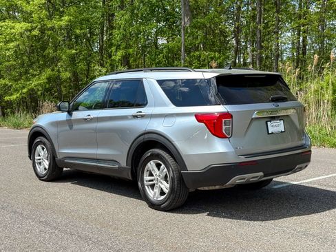 Certified 2024 Ford Explorer XLT w/ Equipment Group 202A AWD/4WD image 4