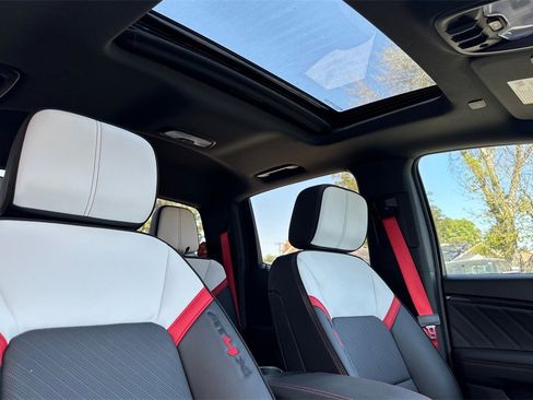 New 2025 GMC Canyon AT4 w/ AT4X Package image 14