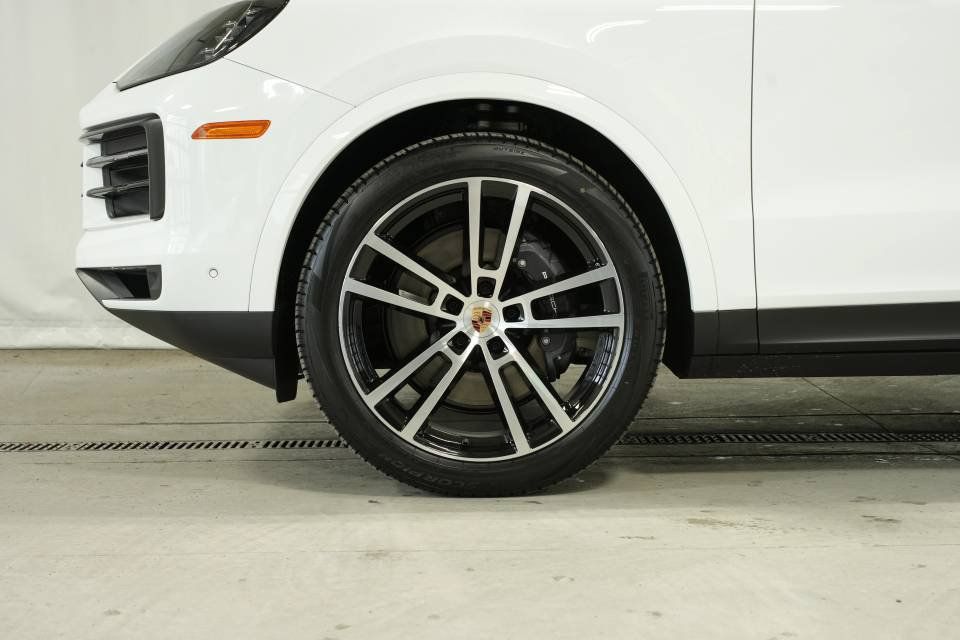 Certified 2026 Porsche Cayenne AWD/4WD image 43