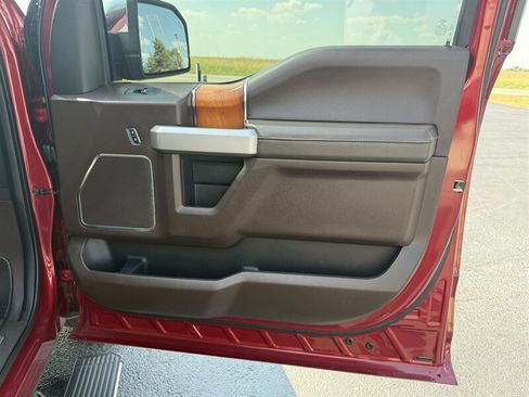 Used 2018 Ford F150 King Ranch w/ Equipment Group 601A Luxury AWD/4WD image 38