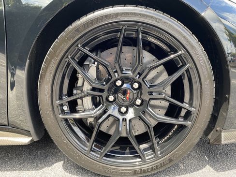 Used 2024 Chevrolet Corvette Z06 RWD image 13