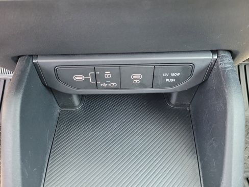 Used 2025 Kia K4 LXS image 13