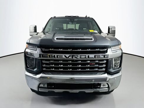 Used 2020 Chevrolet Silverado 2500 LTZ AWD/4WD image 2