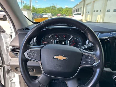 Used 2019 Chevrolet Traverse LT w/ LT Premium Package AWD/4WD image 14