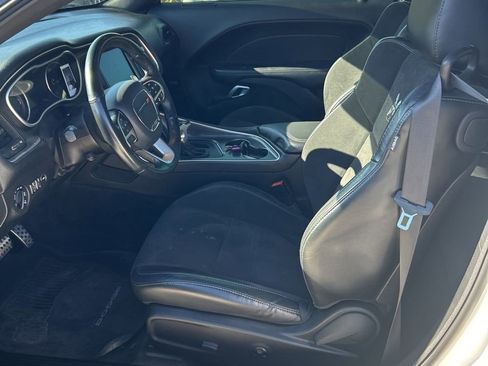 Used 2016 Dodge Challenger R/T Scat Pack w/ Leather Interior Group image 5